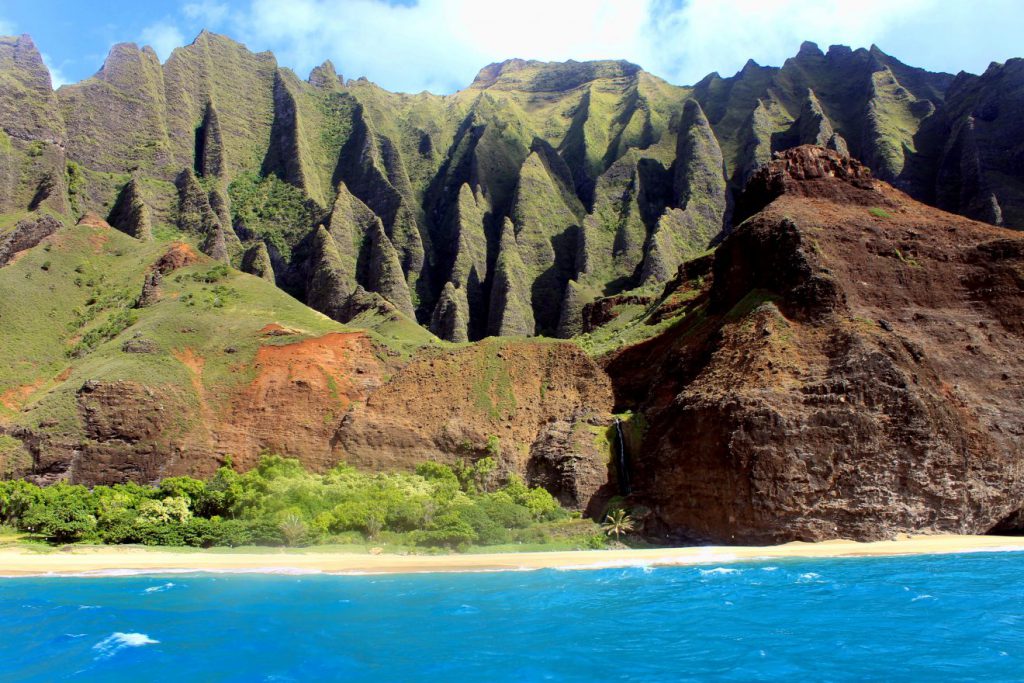 Napali coast boat tour | Footsteps of a Dreamer