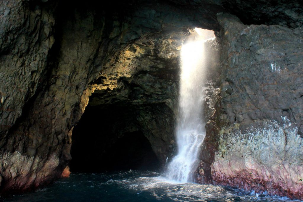 Na Pali Sea Caves | Footsteps of a Dreamre