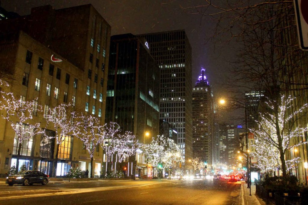 Chicago Magnificent Mile | Footsteps of a Dreamer