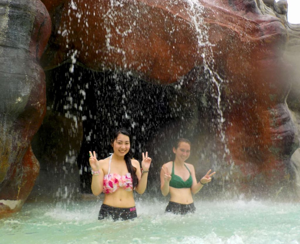 Waterfall Onsen at Yunessun | Footsteps of a Dreamer