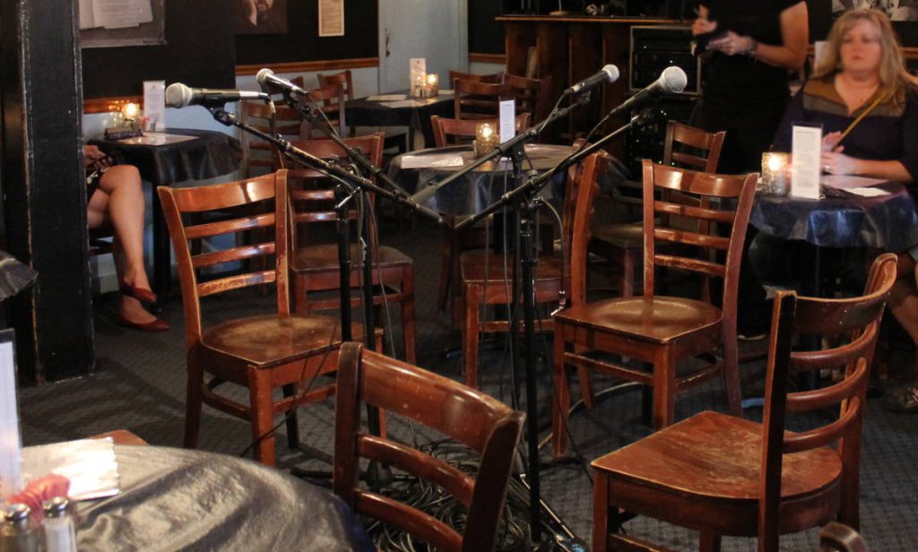 Inside Bluebird Cafe Nashville Tennessee | Footsteps of a Dreamer