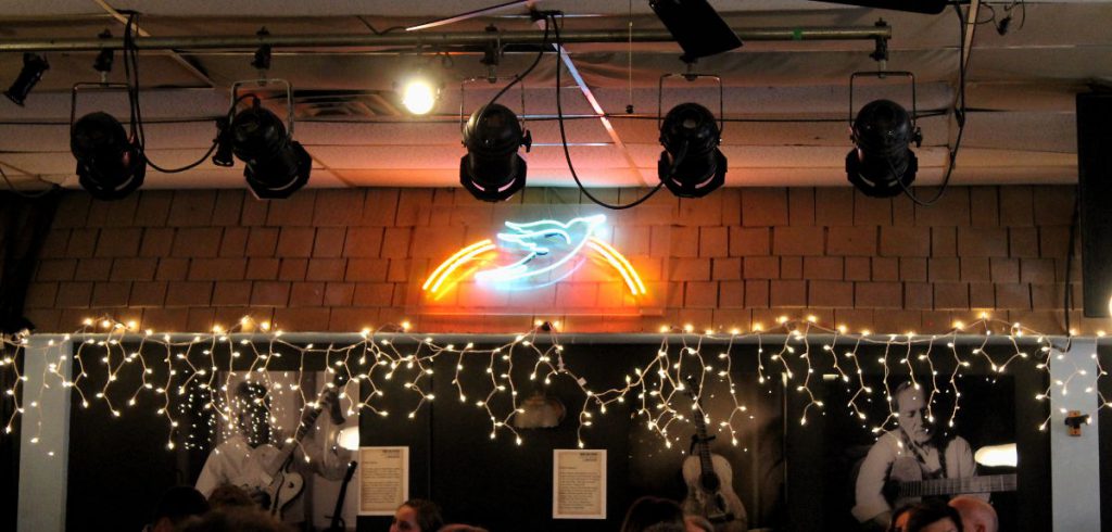 Inside Bluebird Cafe Nashville Tennessee | Footsteps of a Dreamer