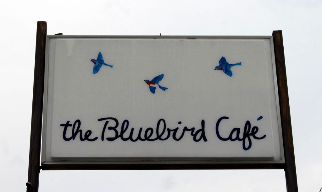 Outside Bluebird Cafe Nashville Tennessee | Footsteps of a Dreamer