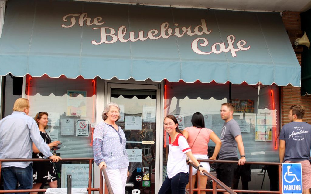 Outside Bluebird Cafe Nashville Tennessee | Footsteps of a Dreamer