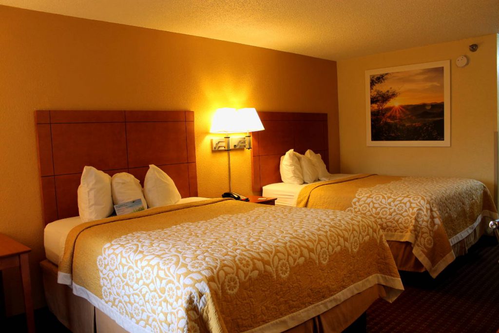 Days Inn Airport Nashville East | Footsteps of a Dreamer