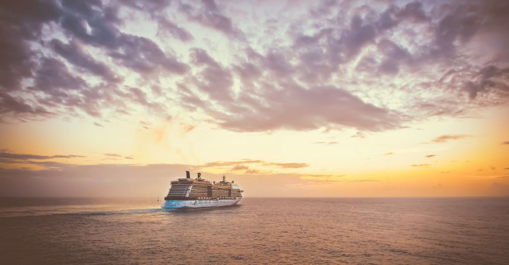 Sunset Dinner Cruise Maui Hawaii | Footsteps of a Dreamer