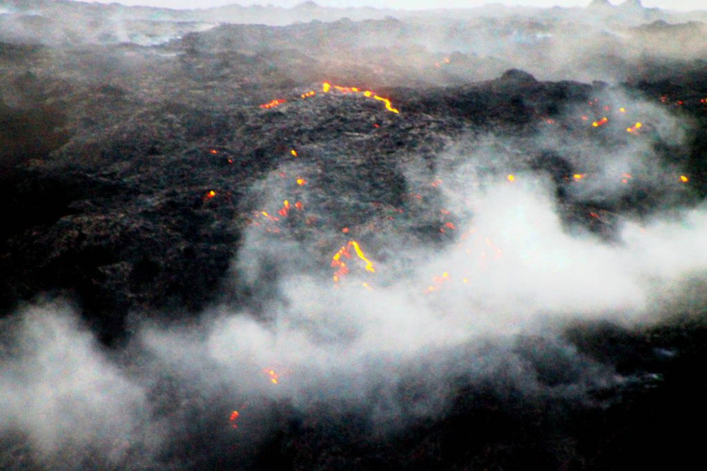 Parque Nacional dos Vulcões do Havaí-fluxo de Lava