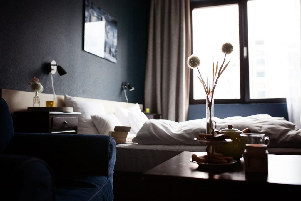 Hotel Room | Footsteps of a Dreamer