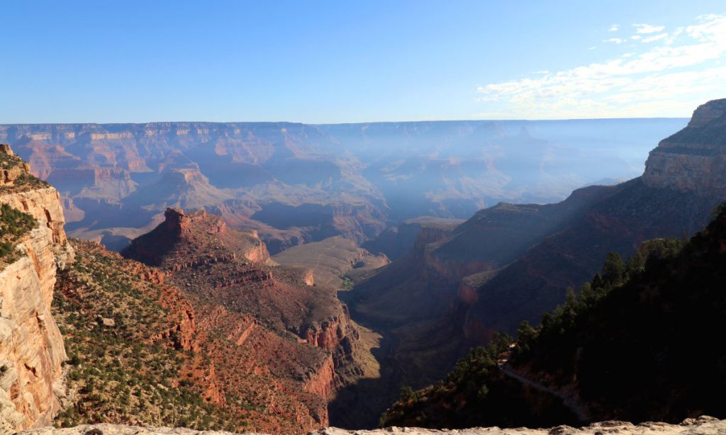View of Grand Canyon from Bright Angel Trail | Footsteps of a Dreamer